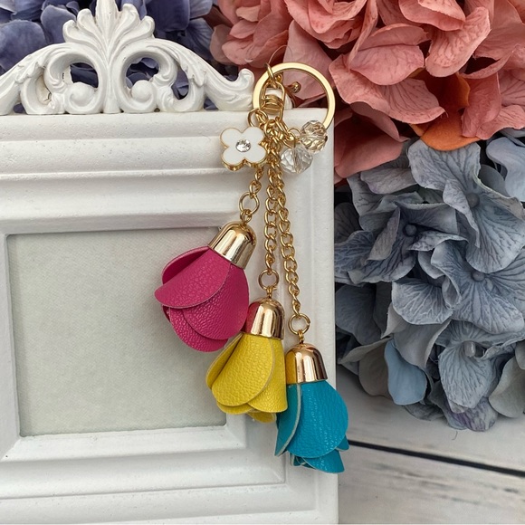 Multicolor Triple Rose Charm with Beads Keychain - Picture 2 of 12